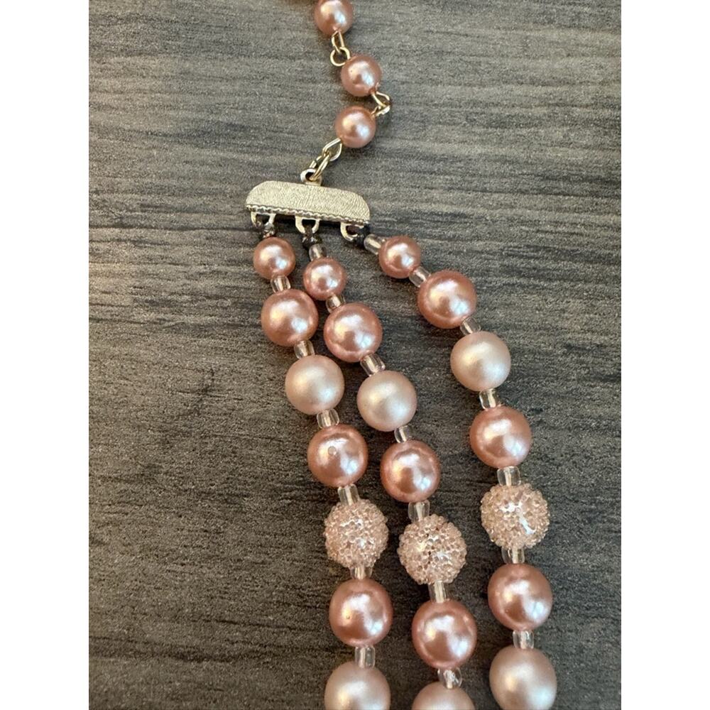 Vintage Triple Strand Beaded necklace #670 signed Japan pink green gold tone - Picture 8 of 11